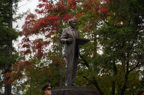 Открыт памятник основателю Центра С.С. Алексееву