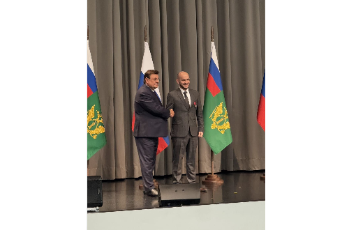 Поздравляем Антона Геннадиевича Бенова с присвоением государственной награды