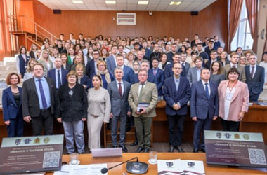 Исковая давность, приобретательная давность, «вечные» обязательства – темы «Диалогов о частном праве» во Владимире